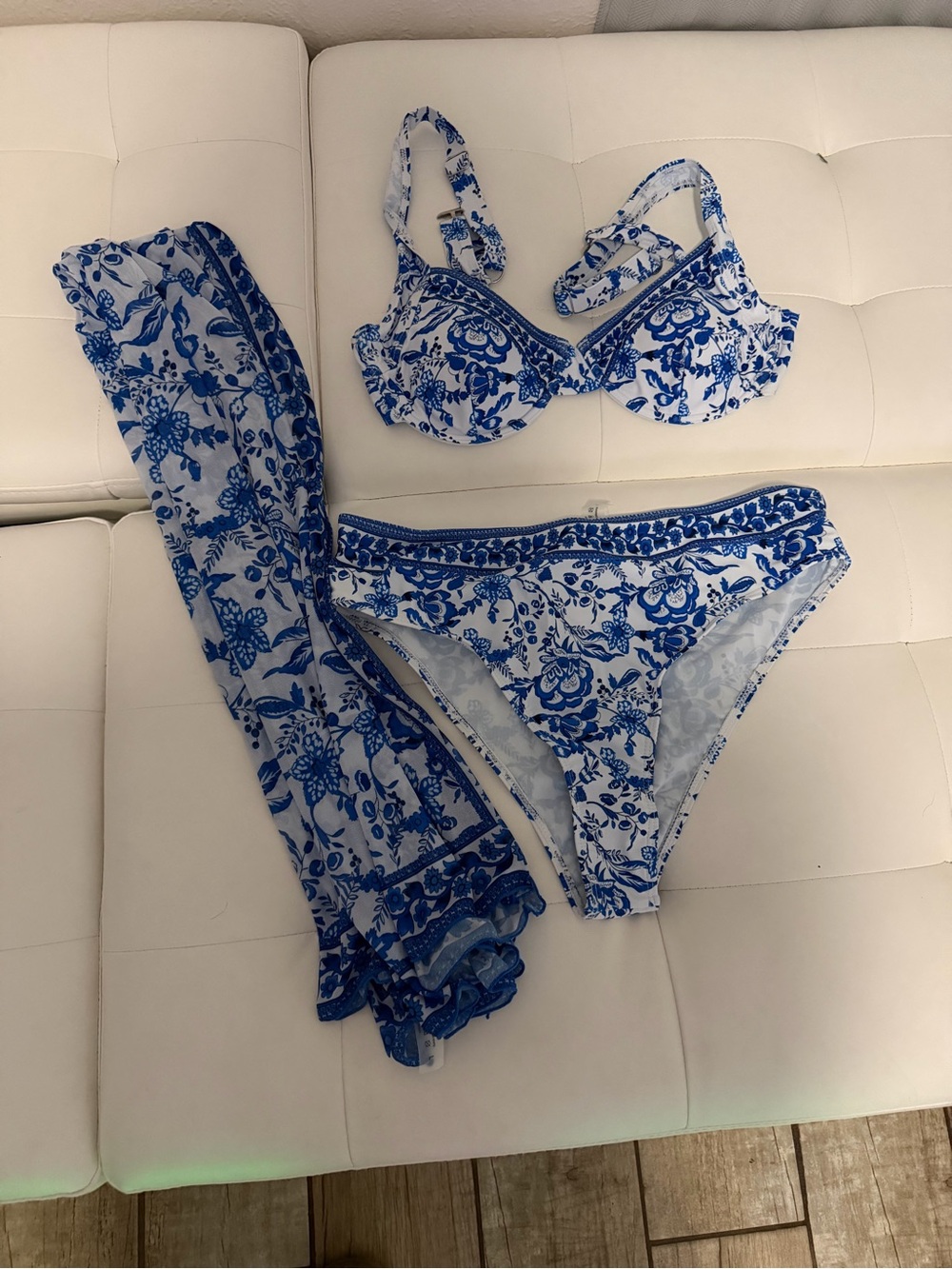 Women's Blue Floral Underwire Bikini Set - Picture 2 of 8